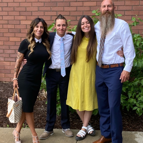 Meet your Posher, Sarah - Picture 1 of 6